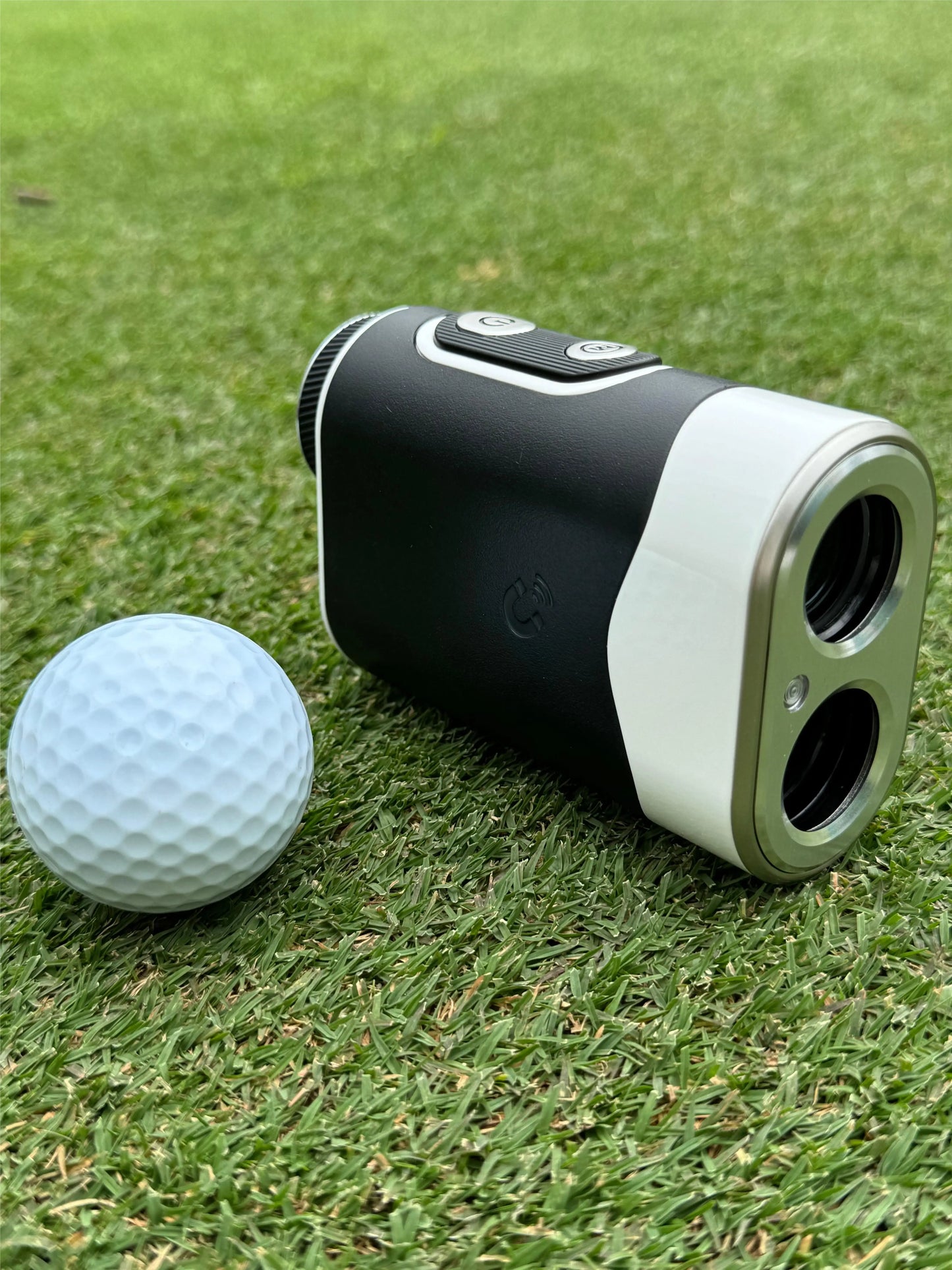 Lightweight Waterproof 6X Magnification 1000Y Golf Range Finder
